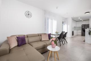 ChillZone - 20m to the sea, heated pool - Trogir - 4