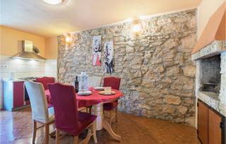 Two-Bedroom Holiday Home In Pula - 8