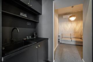 Astoria Boutique Suites- Best Location by BQA - 9