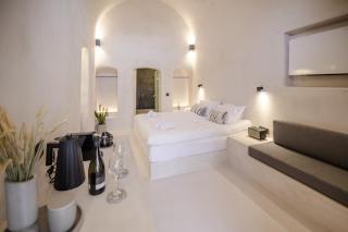 One of One - Altheda - Oia - 2