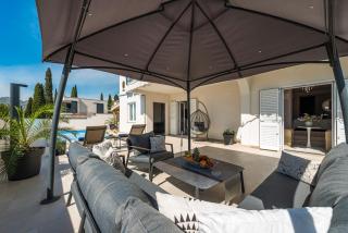 Deluxe Apartment Unique-With Private Heated Pool - 3