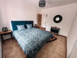 Demeure du Dragon 5 chambres Piscine- 10 lits - personnes - Saint Jean du Pin - 2