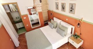 A Charming Oasis In The City Heart 2 - 4