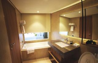Louis Kienne Resort Senggigi - Senggigi - 3