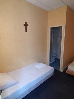 Chambre chez Marie et Didier 1 minute à pied du sanctuaire de Lourdes - Lourdes - 3