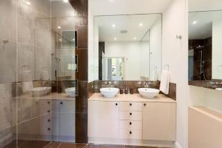 Beautiful Regents Park Apartment - 8