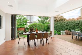 Beautiful Regents Park Apartment - 6
