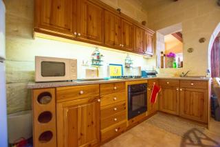 Stunning 3 bedroom Farmhouse with pool - 5