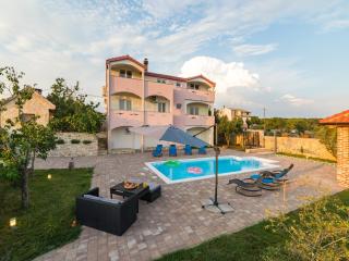 Guest House Mistral - Radovin - 9