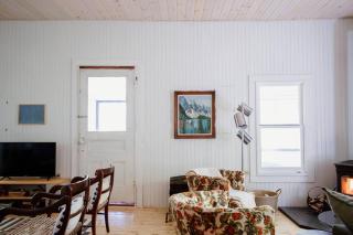 The Dance Hall Cottage on Charleston Lake - 3