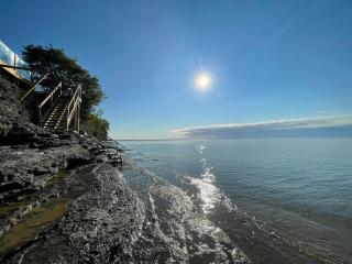 The Hull House - Lake Ontario Waterfront w Sauna - Wellington - 1