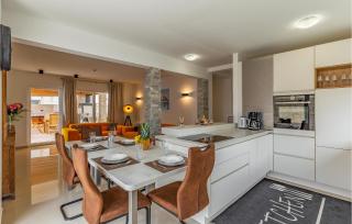 Awesome Home In Vodnjan With Kitchen - Vodnjan - 6