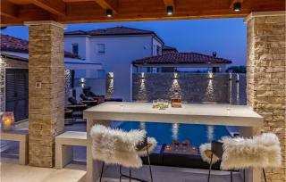 Awesome Home In Vodnjan With Kitchen - Vodnjan - 2