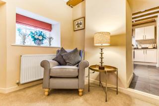 Brand Hill Cottage with Hot Tub - 1