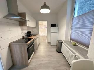 Möblierte Erdgeschoss-Wohnung mit Parkplatz in bester Lage des Stadtzentrums Herne, WLAN, Netflix- Super Autobahn-und ÖPNV-Anbindung - Herne - 4