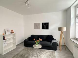 Möblierte Erdgeschoss-Wohnung mit Parkplatz in bester Lage des Stadtzentrums Herne, WLAN, Netflix- Super Autobahn-und ÖPNV-Anbindung - Herne - 6
