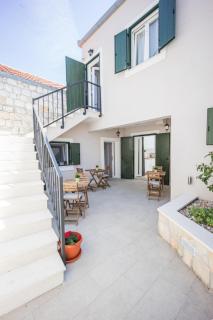 Zlatin Dvor - apartments for 3, terrace, Trogir center, beach at 5-min, BIKE friendly - Trogir - 9