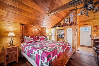 Bear Paw Bungalow - 2