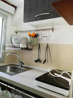 piccolo monolocale con angolo cottura - 3