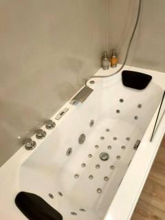 Agréable studio du Coderc avec balnéo - 8