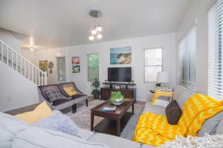 Stylish Home Phoenix - Low Rates NOW! - 2