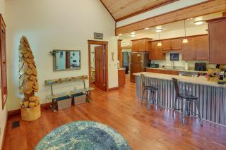 Downtown Bonners Ferry Home with Covered Porch! - Bonners Ferry - 3