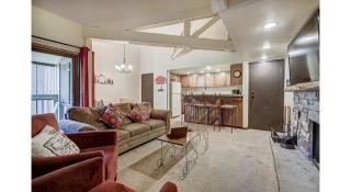 Updated 2Br Plus Loft Condo on Shuttle Route! Sleeps 8 & Kids Ski Free condo - 8