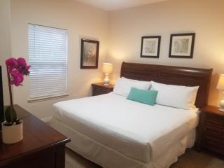 3 Bedrooms 2 Baths Lucaya Village 10-103 Lv - 2
