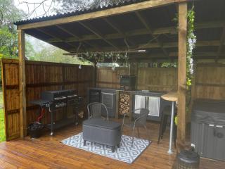 Haybarn, Hot tub and outdoor kitchen, New Forest - 8