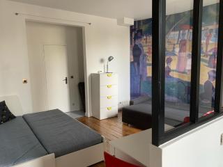 Studio perfect for 2 adults and 1 kid, and up to 2 kids - Jourdain 20e, 25mn to Louvre via line M11 - Parijs - 5