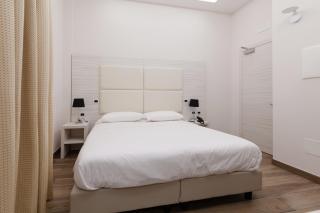 Hub Naples - Napels - 1
