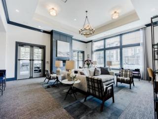 Resort Like Amenities King bd 2 Qn bds Fast WiFi Slps7 - 6