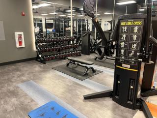 Resort Like Amenities King bd 2 Qn bds Fast WiFi Slps7 - 5