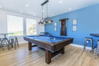 Resort Like Amenities King bd Qn bd Sofa bd Fast Wi-Fi Slps7 - 8