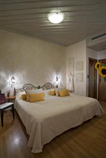 Ionas Boutique Hotel - Chania - 3