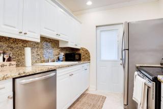 Intracoastal Oasis in a Prime Area w Pool and BBQ - Fort Lauderdale - 2