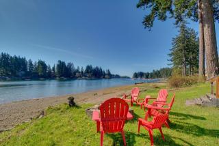 Gorgeous Allyn Getaway - No-Bank Waterfront! - Allyn - 9