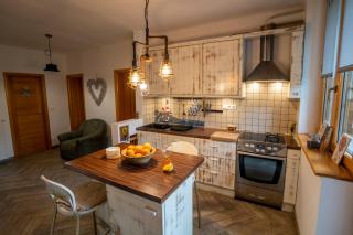 Tri pera -- self check in - 6