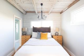 Seahorse Cottage - 1