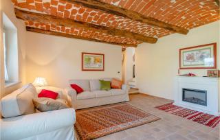 Gorgeous Home In Ferrere With Kitchen - Ferrere - 8