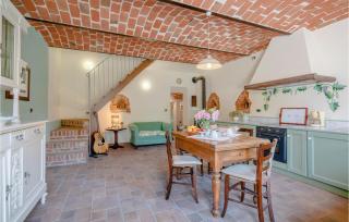 Gorgeous Home In Ferrere With Kitchen - Ferrere - 6