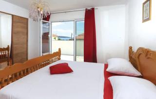 Family-friendly apartments with swimming pools Kastel Kambelovac, Kastela - 20935 - 1