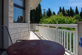 Apartments with parking spaces Kastel Stari, Kastela - 20978 - 1