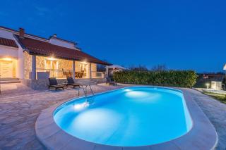 Family friendly house with a swimming pool Privlaka, Zadar - 21280 - Privlaka - 4