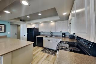 Edgewater Tower Iii 213 - 1