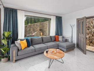 Villa in Corfu with Stunning Mountain Views - 7