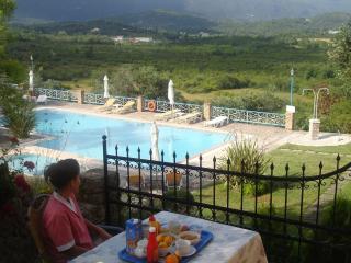 Villa in Corfu with Stunning Mountain Views - 9