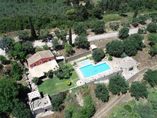 Villa in Corfu with Stunning Mountain Views - 8
