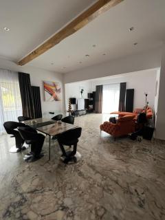 R&B Apartments - Predeal - 6