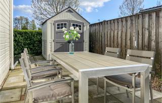 Gorgeous Home In Heinkenszand With Wifi - 1